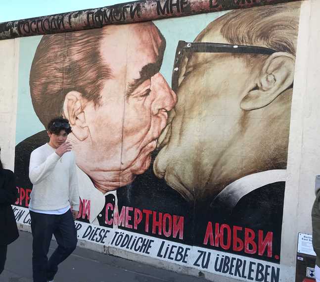 HHX gymnasieelever foran kysset i Berlin - studietur