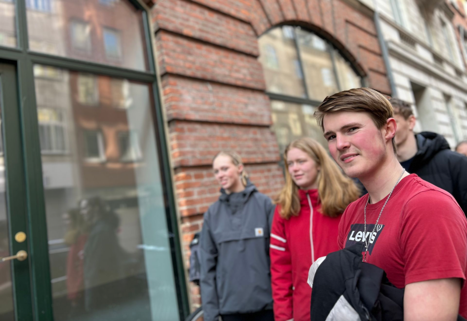 Elever gående i København