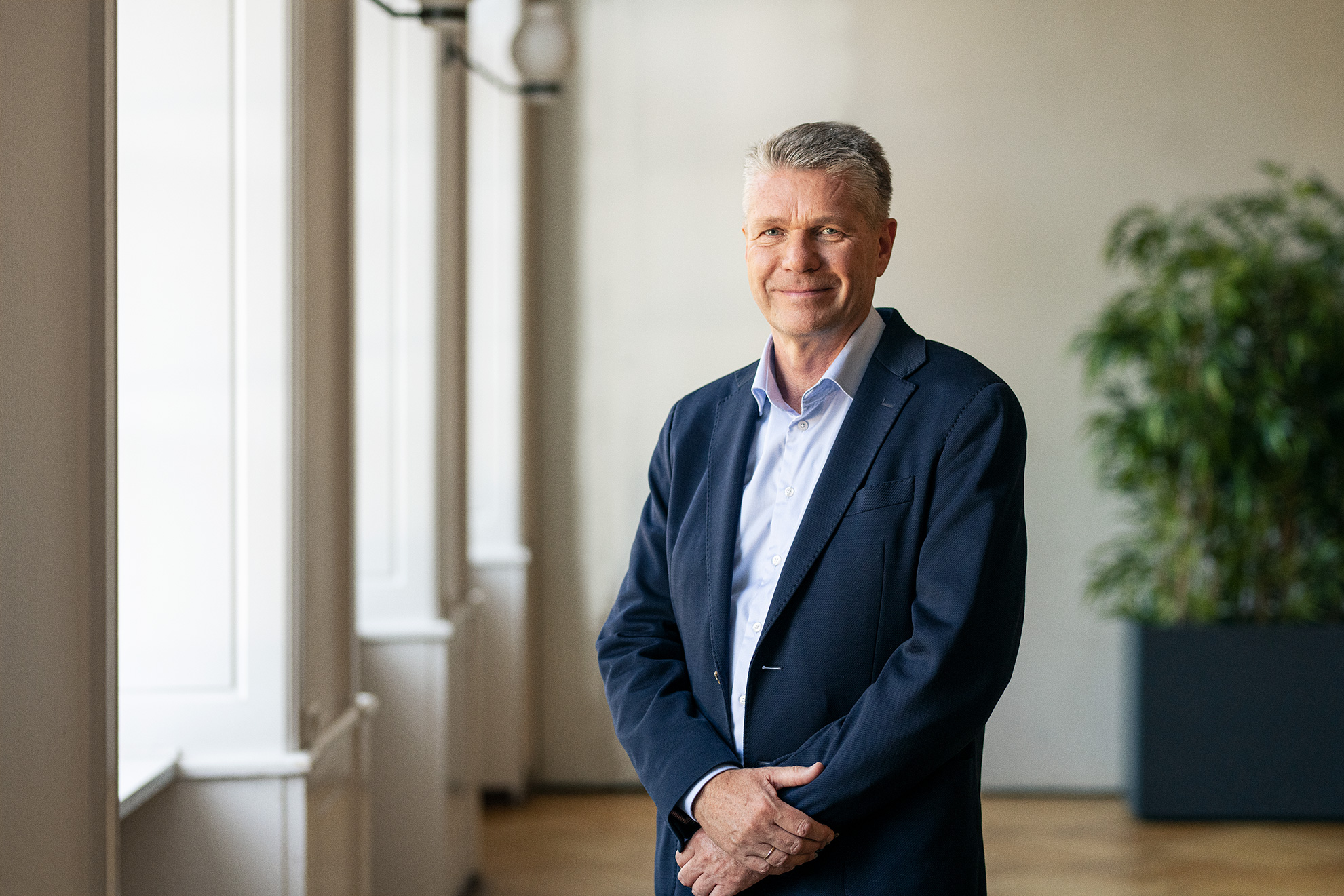 Portræt af Rektor på Det Internationale Gymnasium Peter Bang-Sudergaard