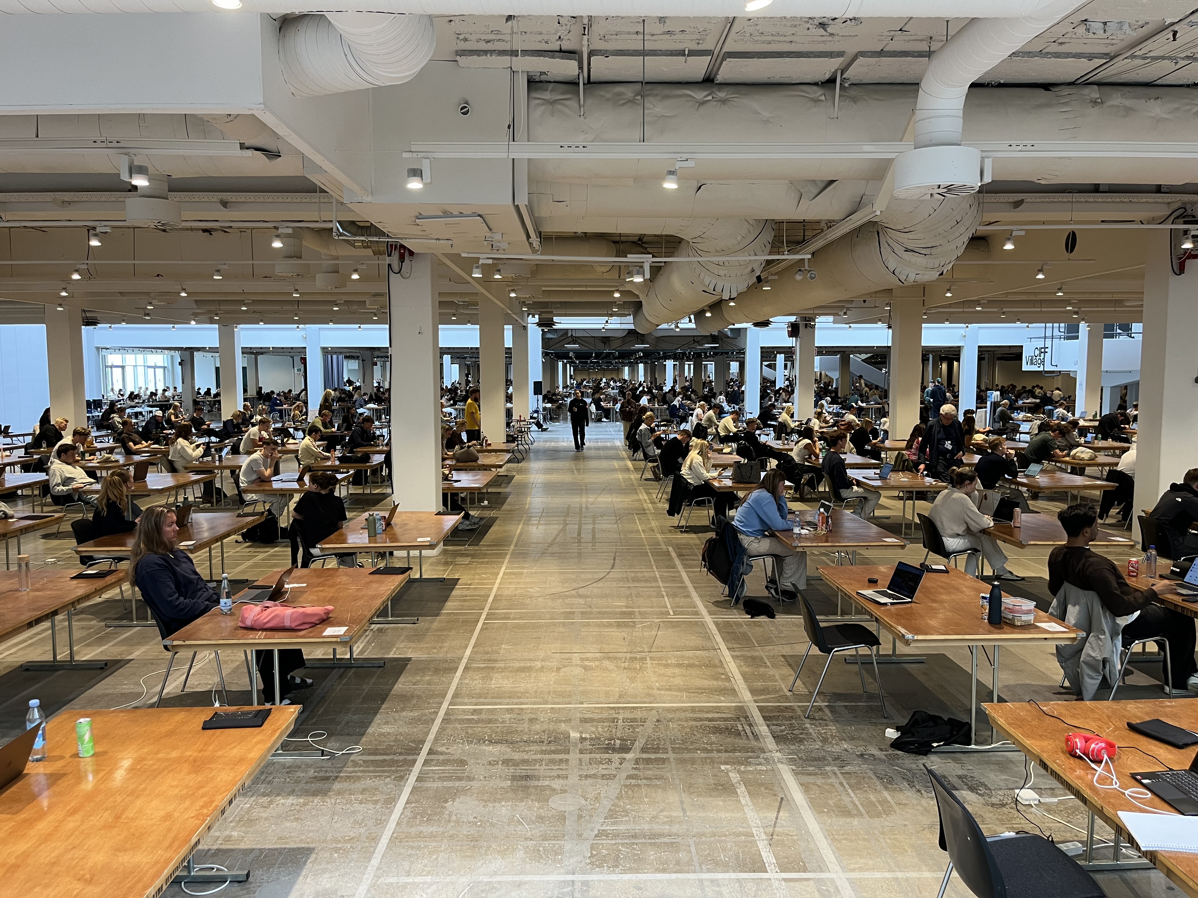 Elever til eksamen i Bellacenteret