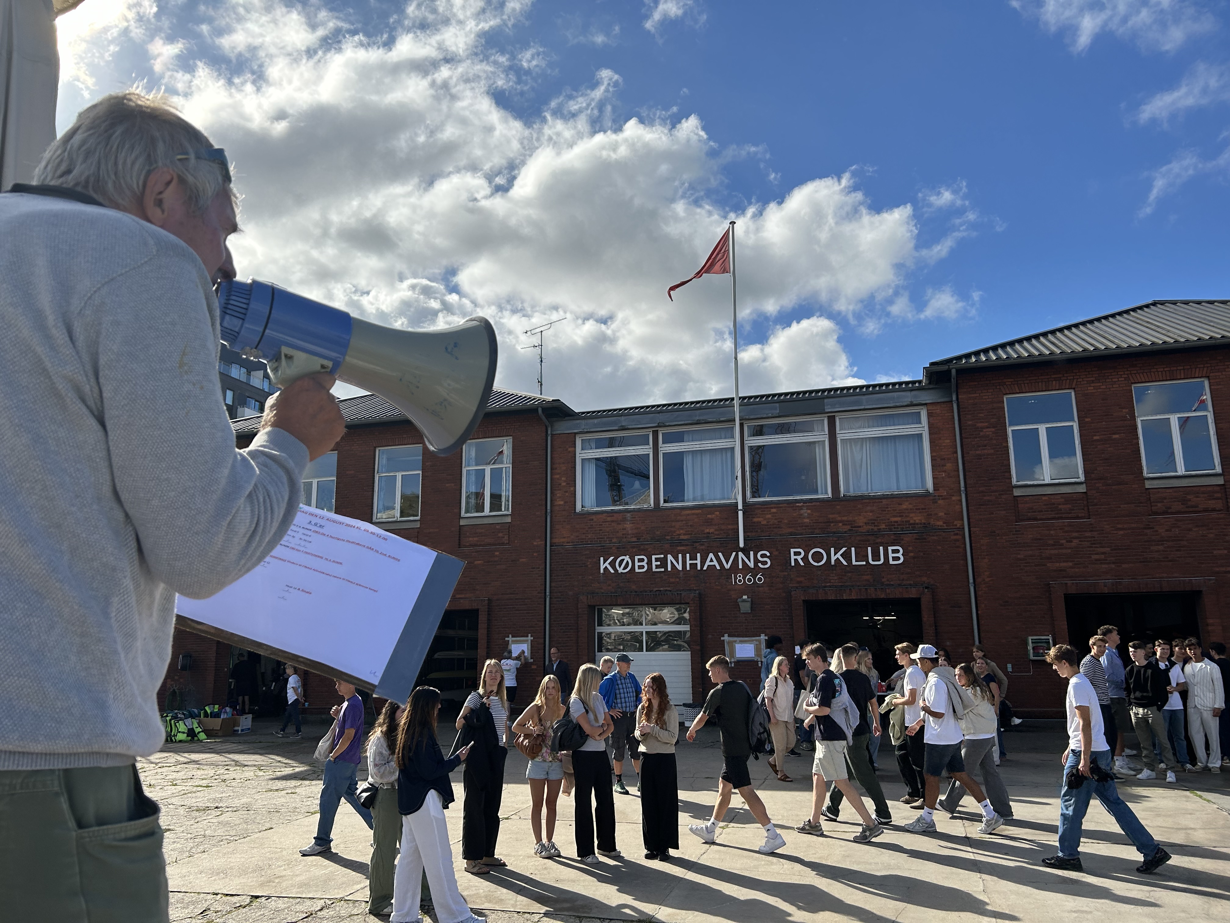 Elever er ude ved Københavns Roklub