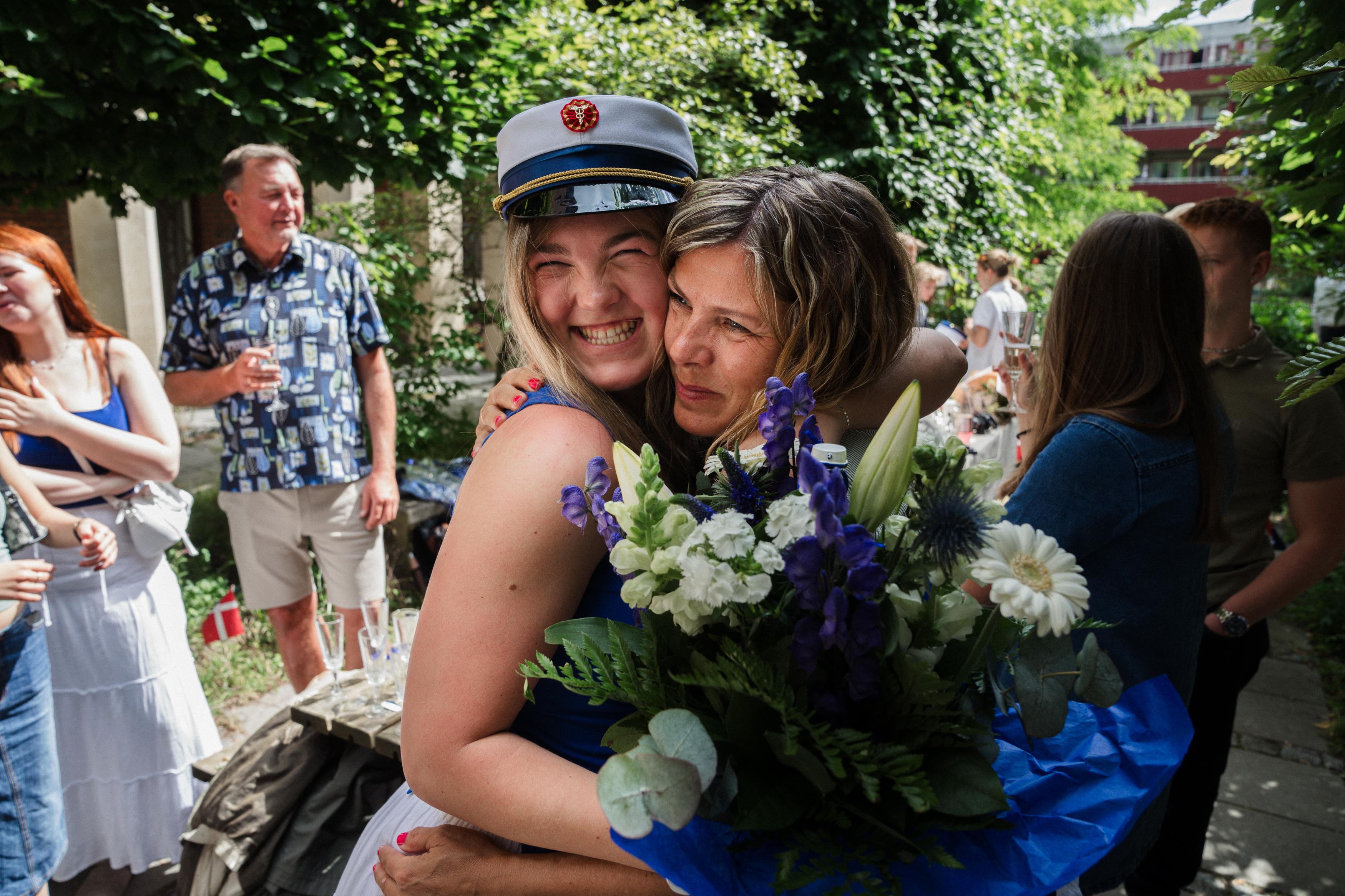 Fejring af elev med studenterhue på